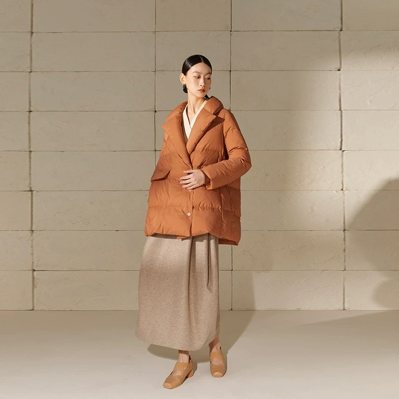 金台绣羽绒服女气质翻领中长款肌理感西装领鸭绒外套24冬J36935