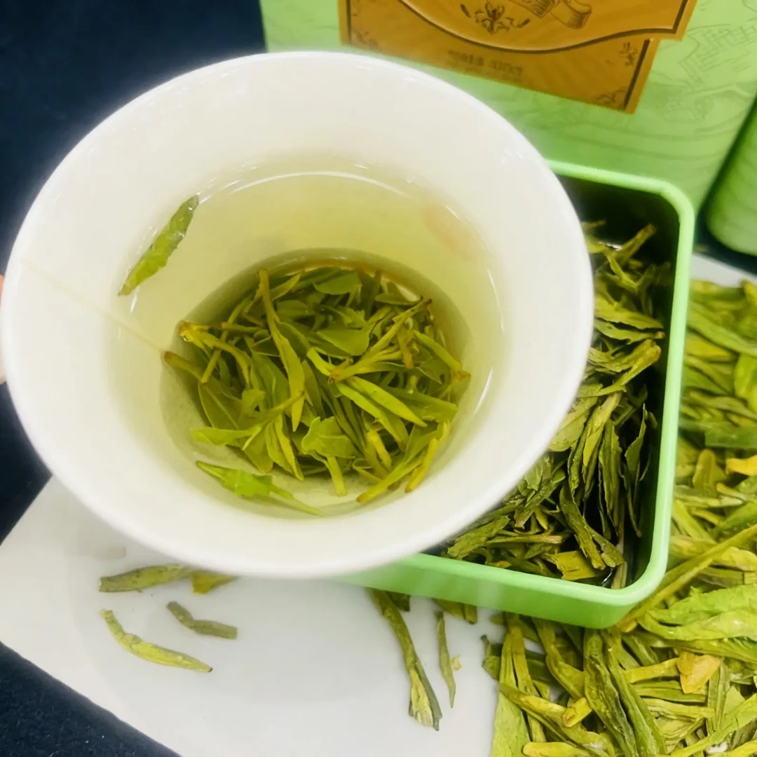 早春采摘明前龙井茶绿茶鲜爽豆香高山品质散装茶叶