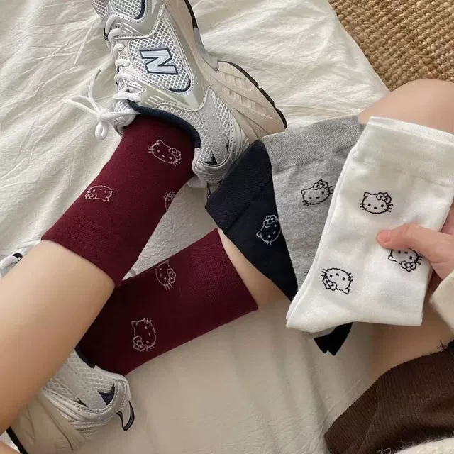 宽松韩系满印卡通可爱袜子中筒女生高弹高颜值百搭舒适棉袜