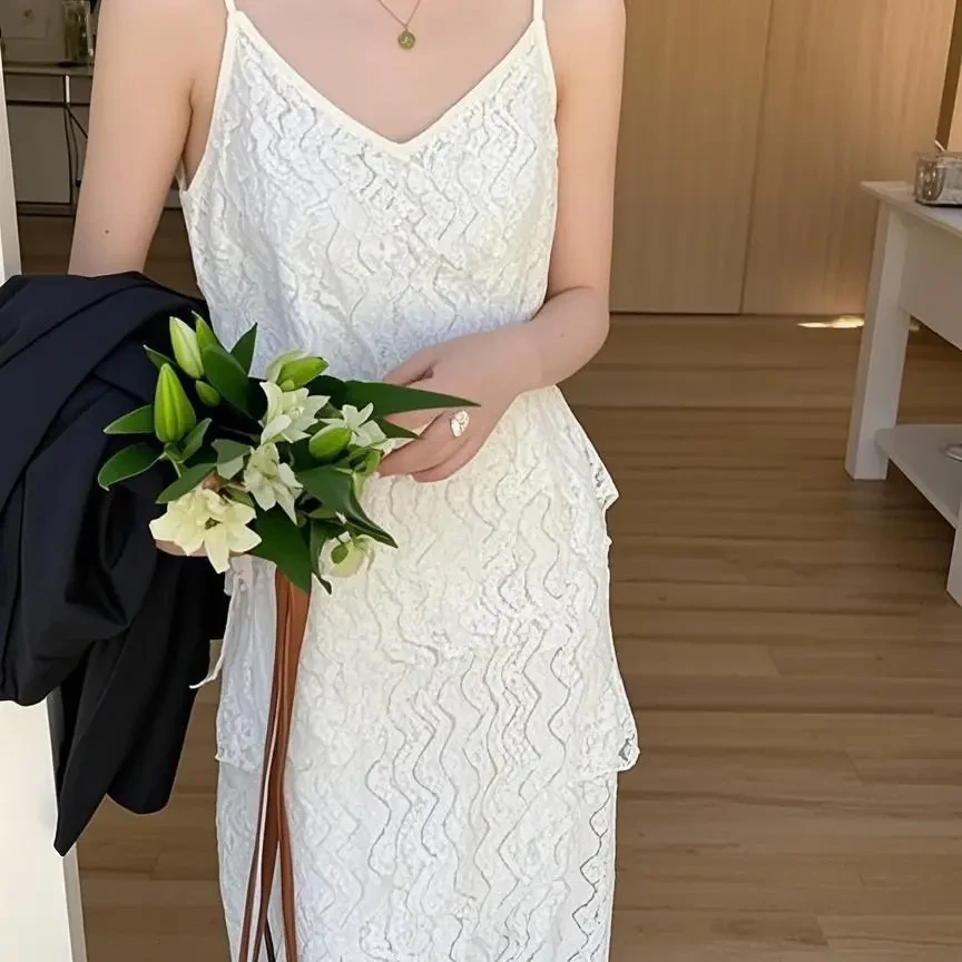 时尚女性精选服饰合集多风格优雅设计