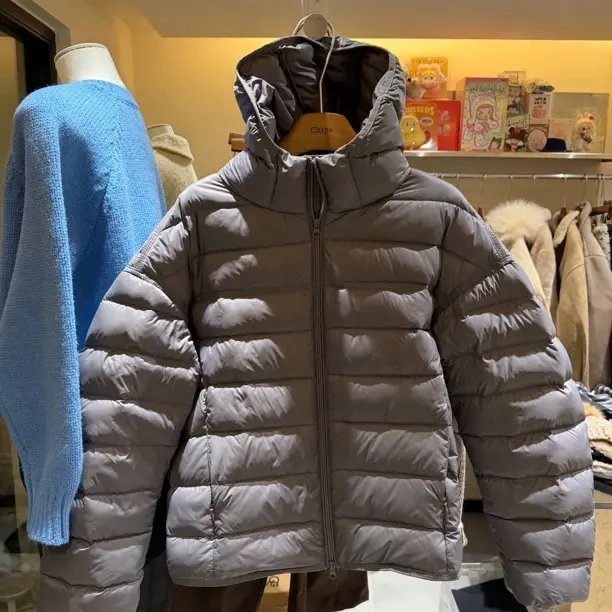 泡菜国女款连帽保暖宽松短款白鸭绒排骨羽绒服均码 适合100-130斤