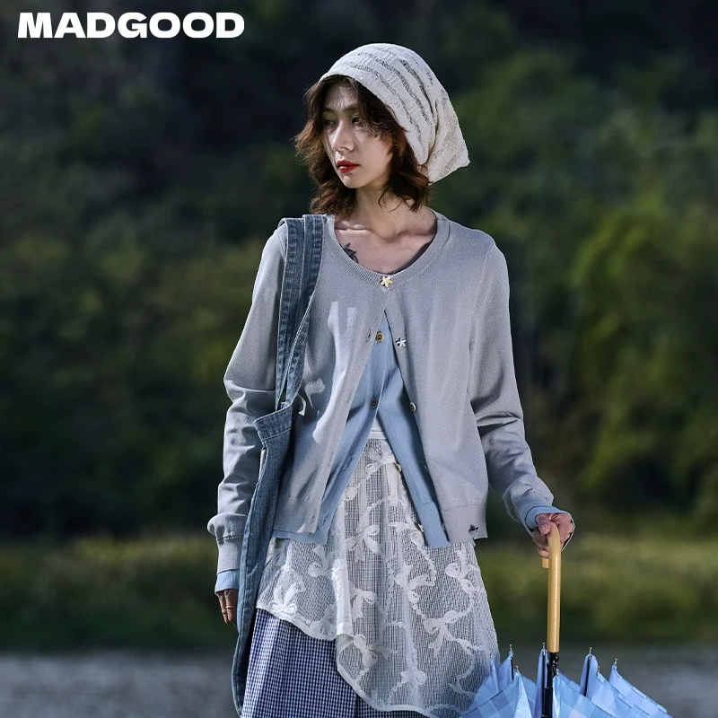 madgood马得工地春季叠穿假两件贝壳纽扣短毛衣开衫MDGDMY251108