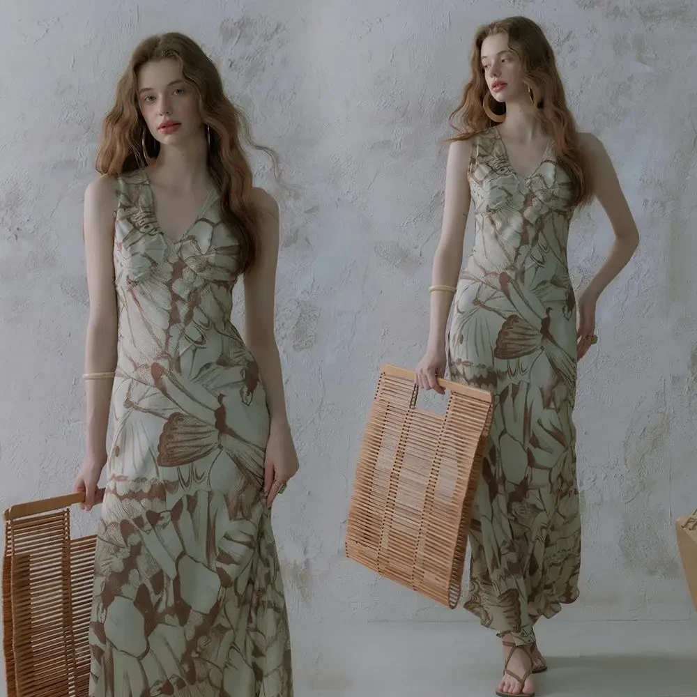 2025夏季新款浪漫蝴蝶印花真丝深V领无袖背心修身显瘦连衣裙女