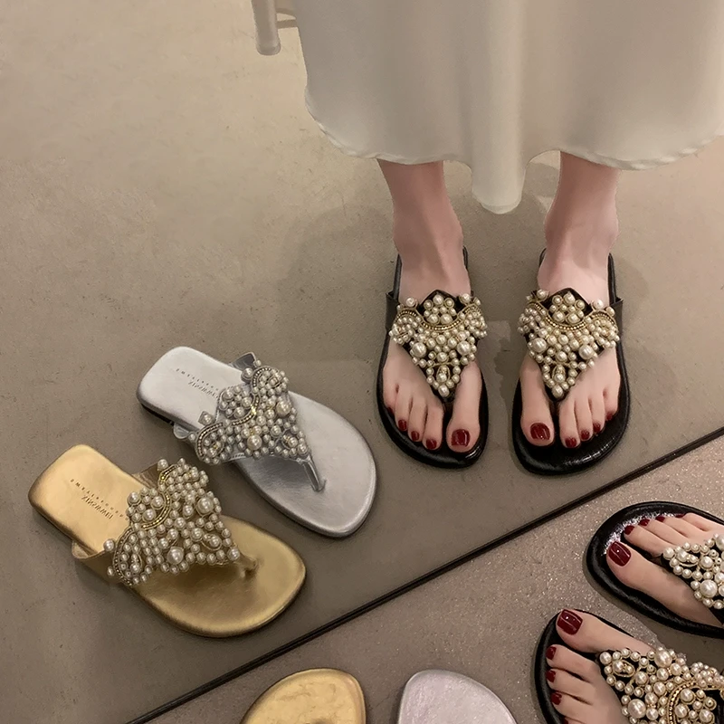贾不假人字拖女外穿2025新款夏季复古时尚珍珠配裙子平底凉拖鞋子