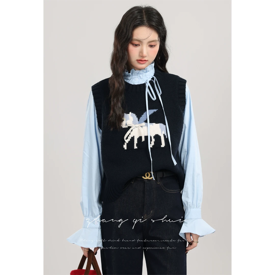 张汽水《晴空小马》秋新款蓝色内搭衬衫刺绣马甲背心上衣两件套女
