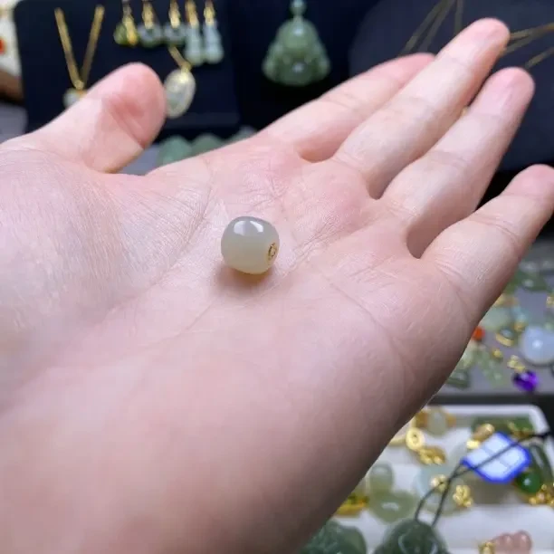 镶嵌路路通转运珠玉坠颈饰