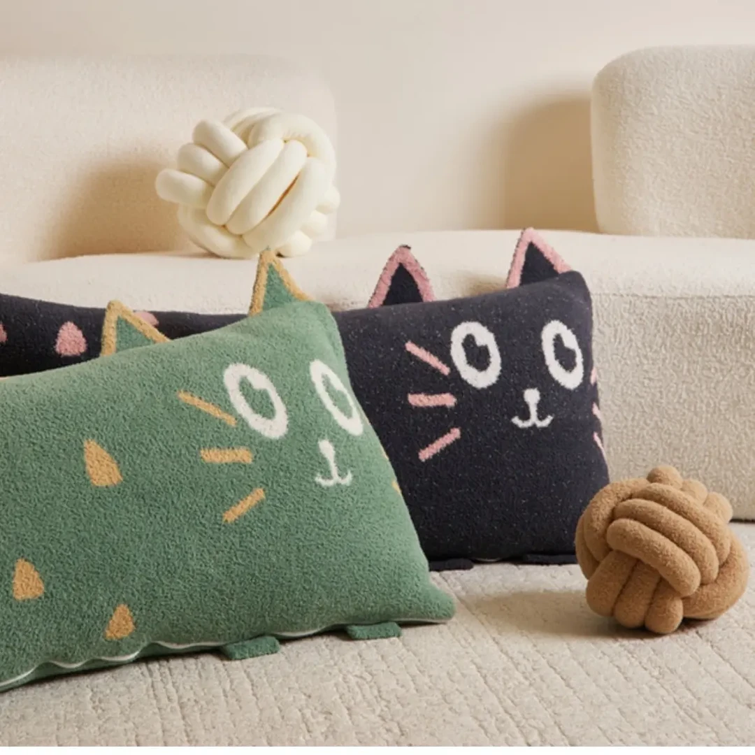 卡通动物造型半边绒抱枕客厅沙发办公室午睡实用靠垫房玩偶