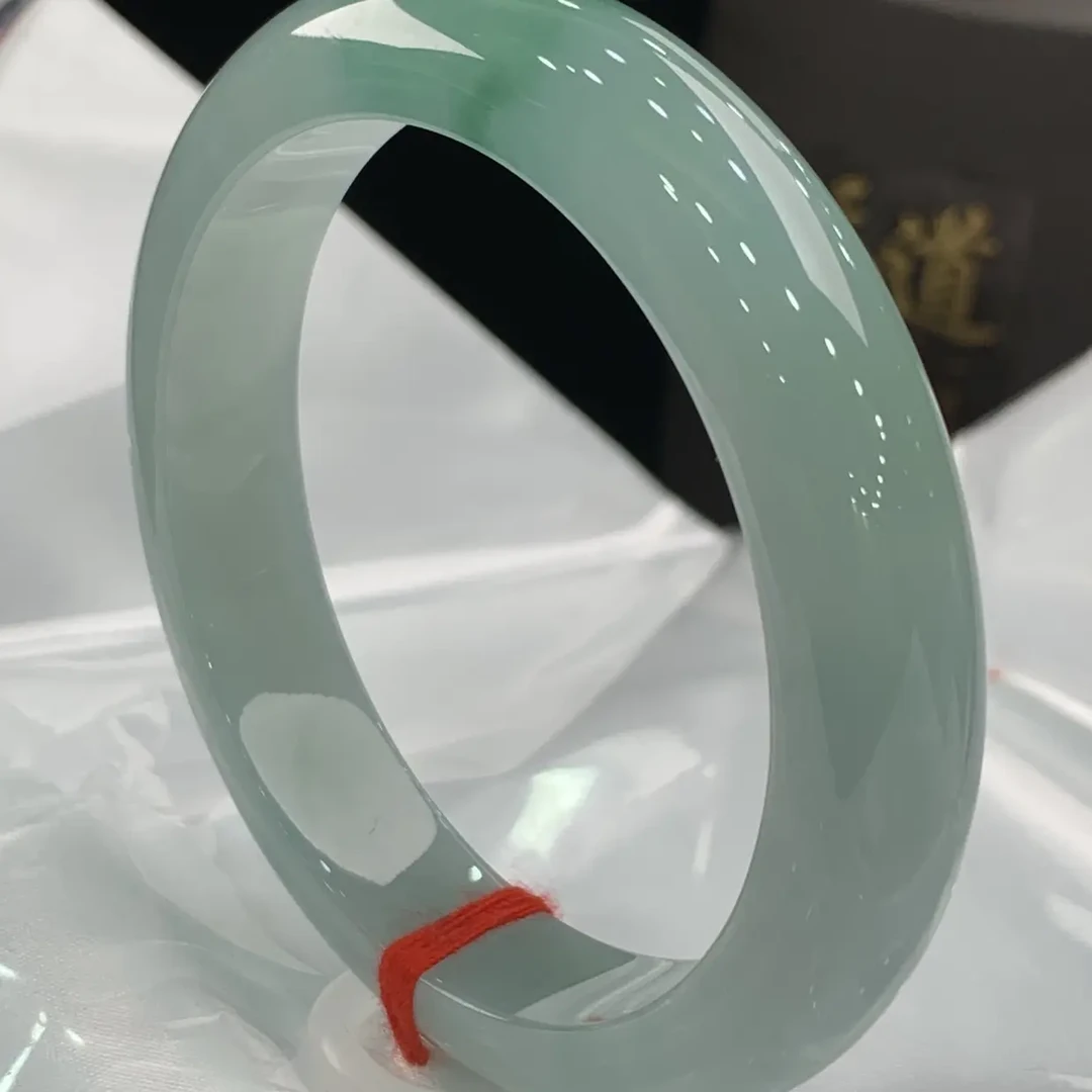 天然缅甸翡翠A货冰润冰油色56.2*12.3*8.2老坑料 种水好玉质细腻