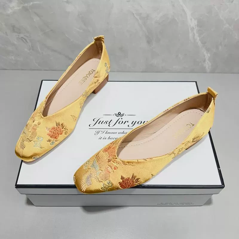 国风新中式方头粗跟单鞋女2025年复古龙凤刺绣中跟浅口软底豆豆鞋