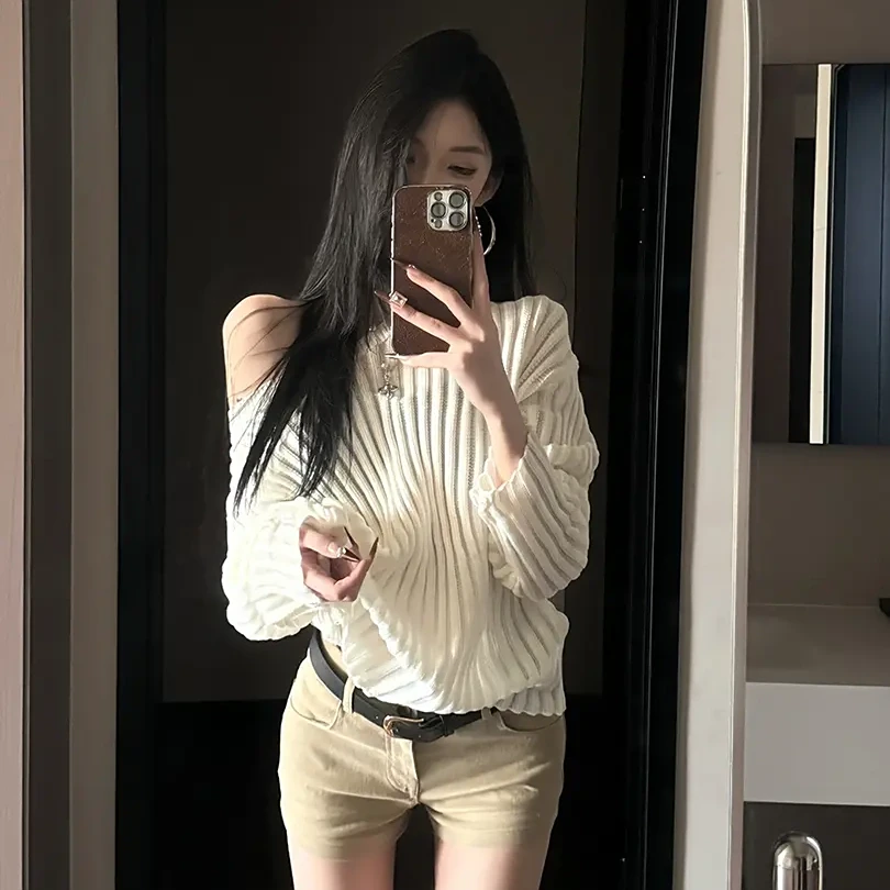 纯欲慵懒风女装斜肩纯欲辣妹性感针织罩衫长袖上衣高腰显瘦短裤