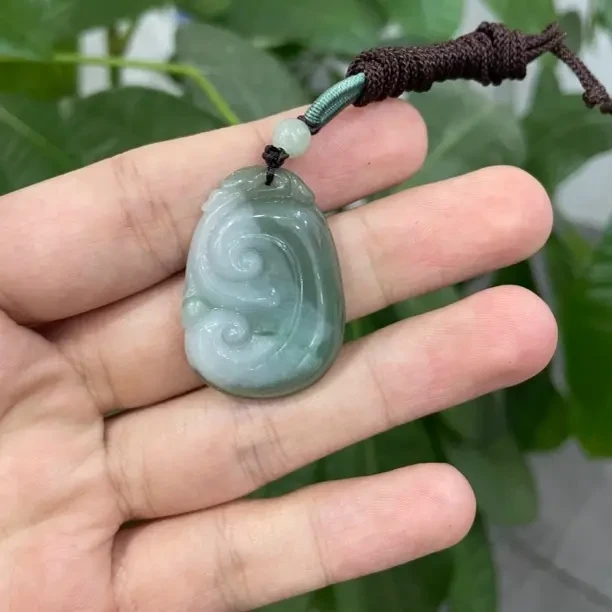 天然翡翠A货如意吊坠