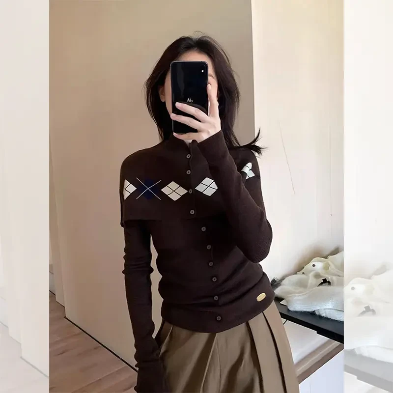 独特漂亮小衫棕色菱格斗篷两件套女装秋冬内搭针织衫洋气高贵上衣