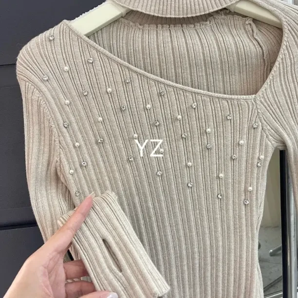 秋冬纯欲风V领钉钻修身显瘦S型曲线针织衫连衣裙女内搭
