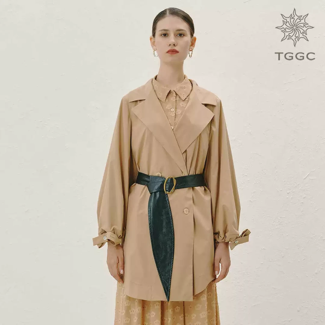 台绣TGGC宽松版型双叠门设计时尚大气女外套（配皮带） SA35527
