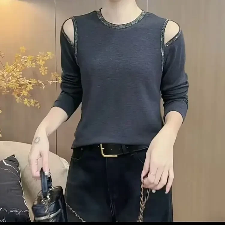 新款烫钻圆领露肩长袖T恤女时尚设计感纯色小衫宽松显瘦减领上衣