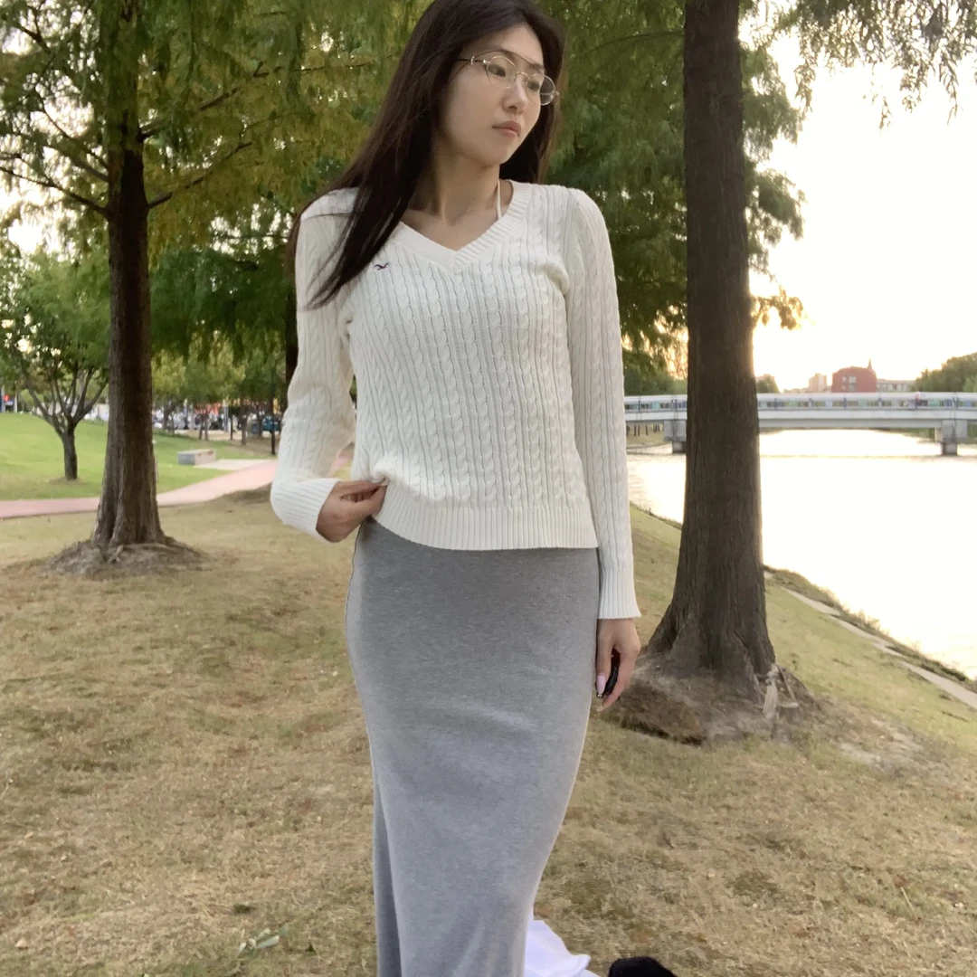 V领麻花针织衫女早秋学院风修身显瘦绞花假两件毛衣百搭上衣