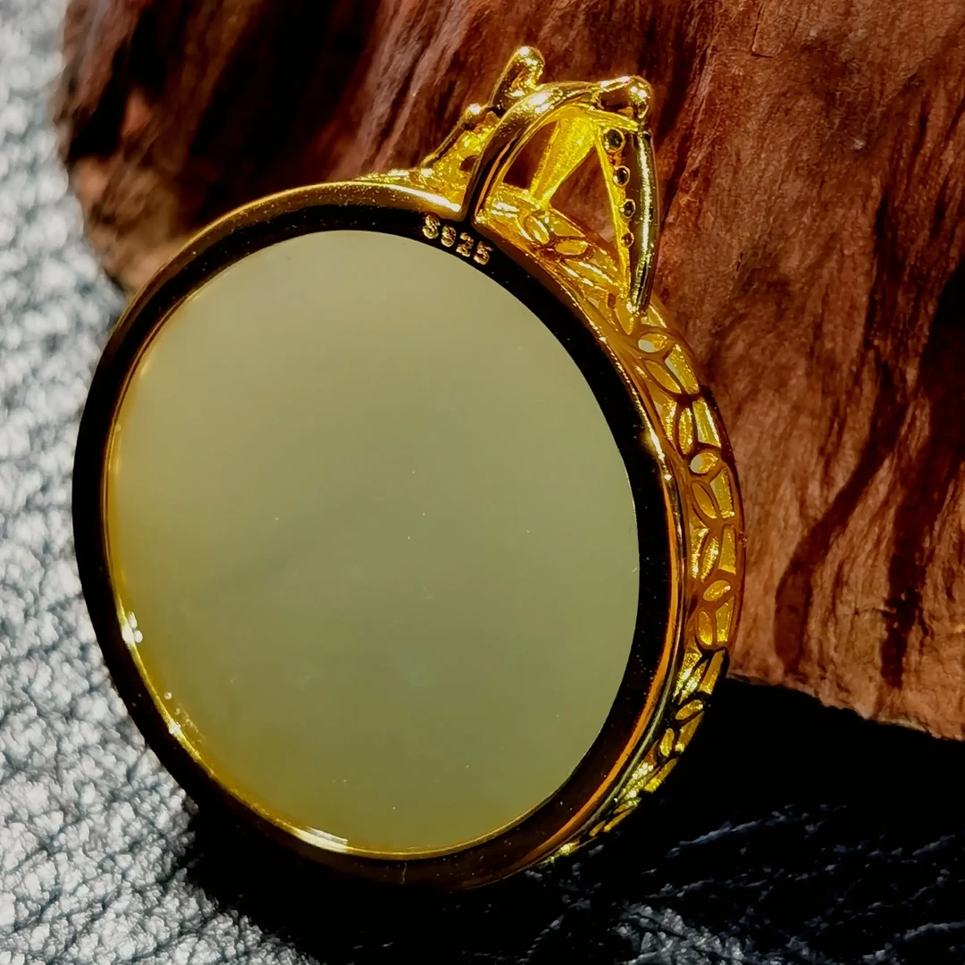 925银银制品镶嵌和田玉圆牌吊坠