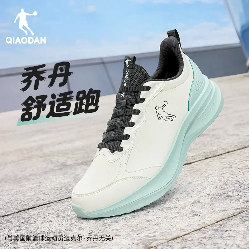 驰雨|乔丹防水跑步鞋情侣同款2025防雨皮面减震慢跑鞋男女运动鞋