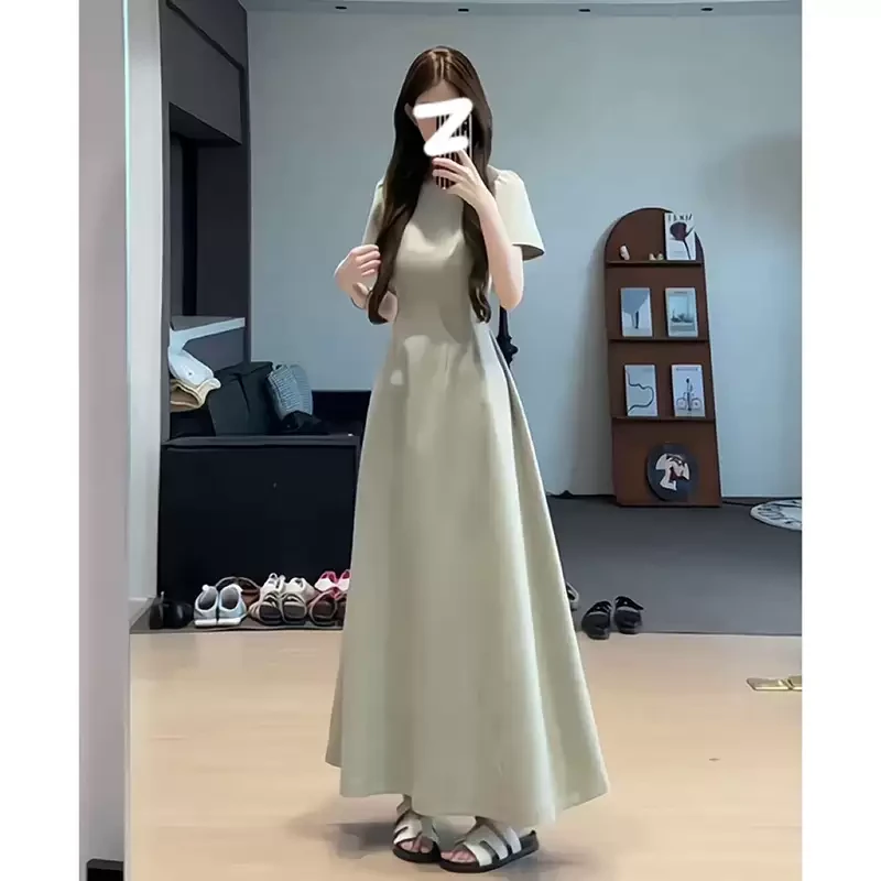 绿色连衣裙子女夏季2025新款法式小个子高级感赫本风气质收腰长裙