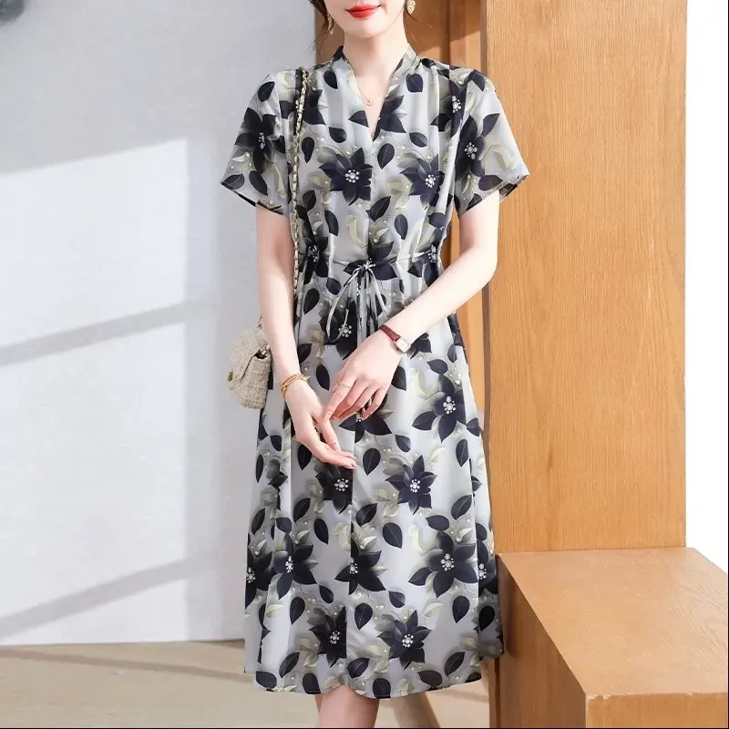 妈妈夏装短袖连衣裙2025新款时尚减龄长裙中老年女宽松碎花雪纺裙