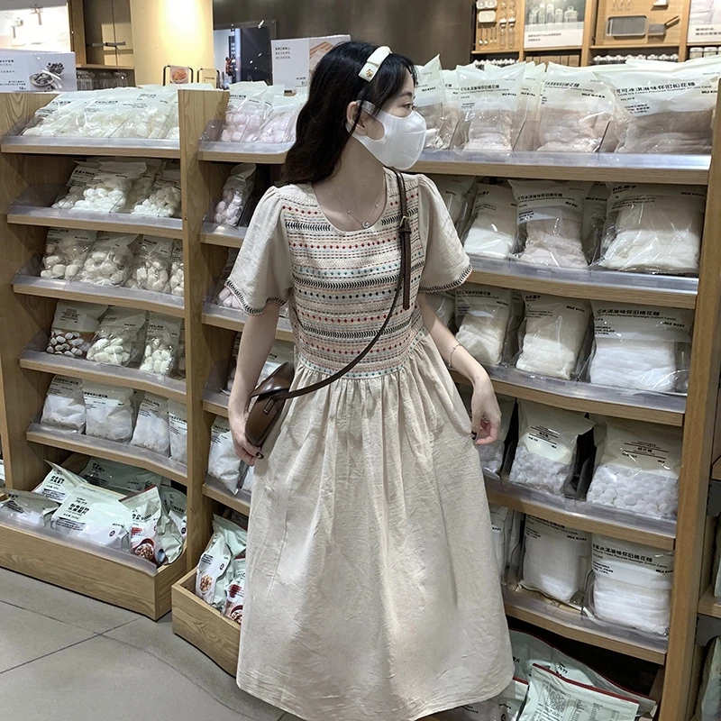 大码女装夏款新款漂亮胖mm复古重工刺绣设计感宽松遮肉显瘦连衣裙