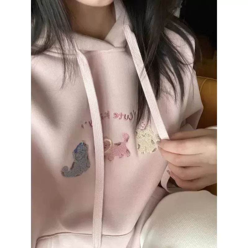 今年流行的连帽卫衣女新款2025爆款时尚洋气秋冬加绒加厚刺绣外套