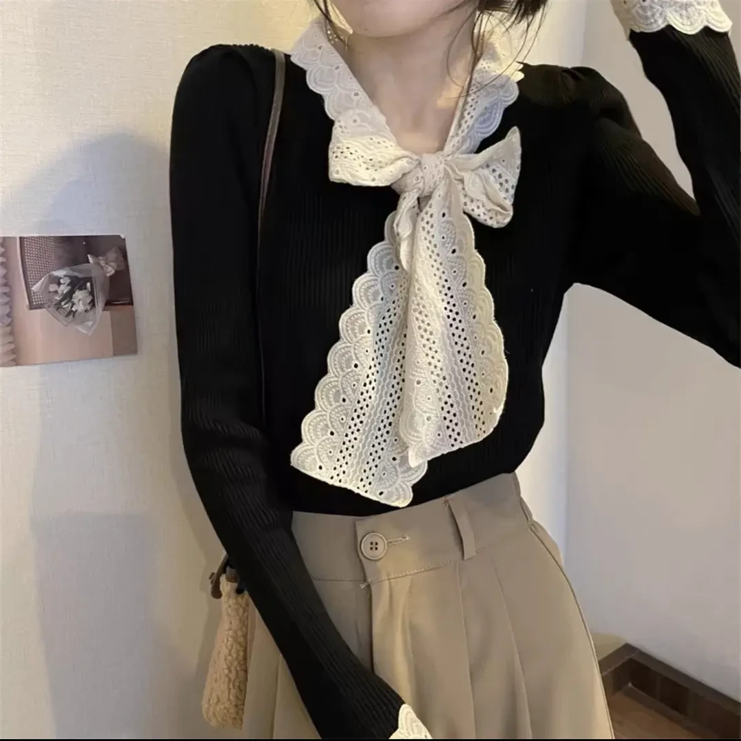 蝴蝶之意•别致减龄蝴蝶结衣领长袖拼蕾丝花边针织上衣W1-35