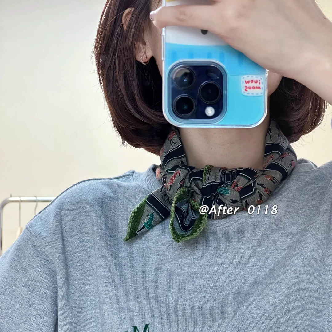 After【骏马列队】钩花边中方巾！帅气复古风异色桑蚕丝绵羊毛围巾