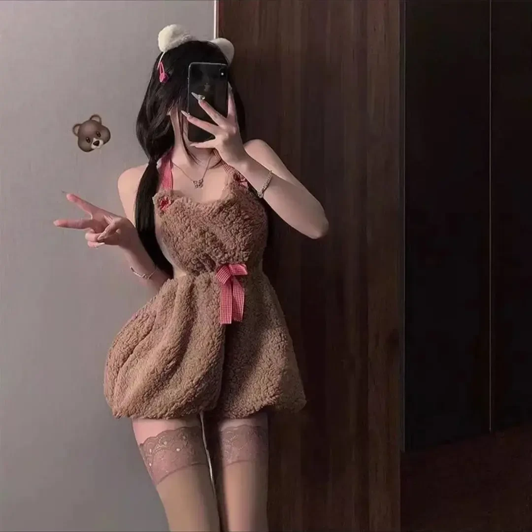毛绒露背短裙装挂脖小熊二次元可爱内衣女秋冬居家露背睡情趣睡衣