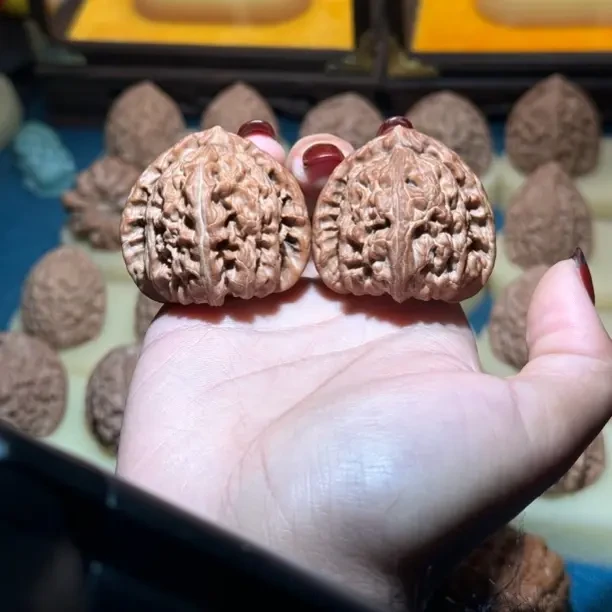 42全品三角白文玩核桃精对毕业