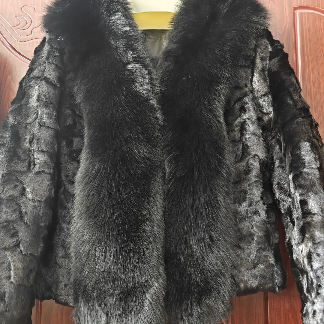 新款冬季高端女士毛领短款时尚百搭女装