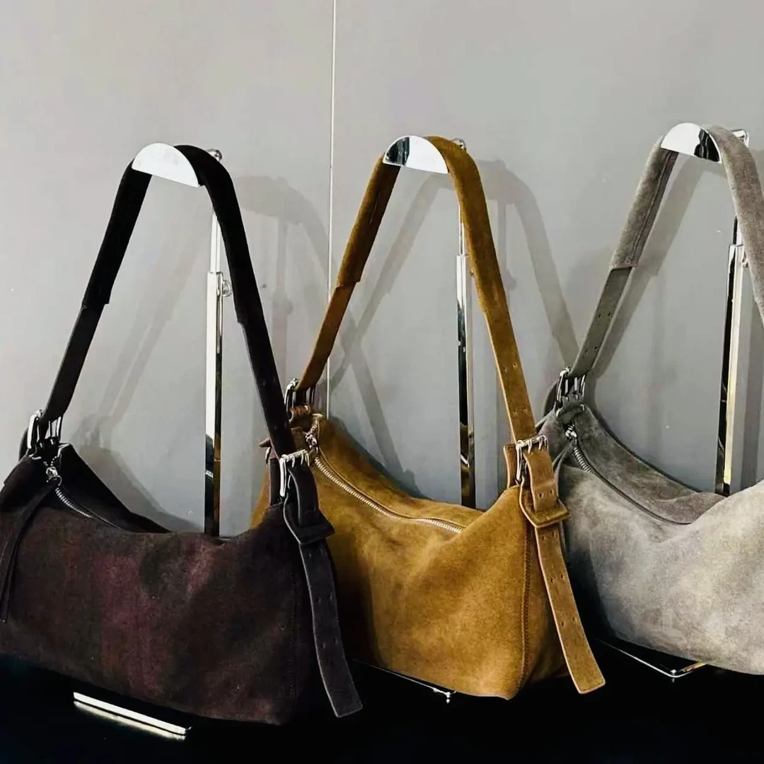 韩国东大门时尚百搭麂皮牛皮材质斜挎腋下单肩女包（现货）