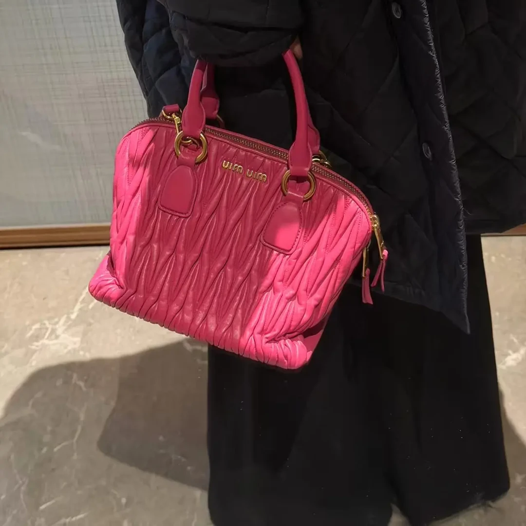 95新 MIU MIU/缪缪 miumiu 玫红色褶皱单肩包 95新