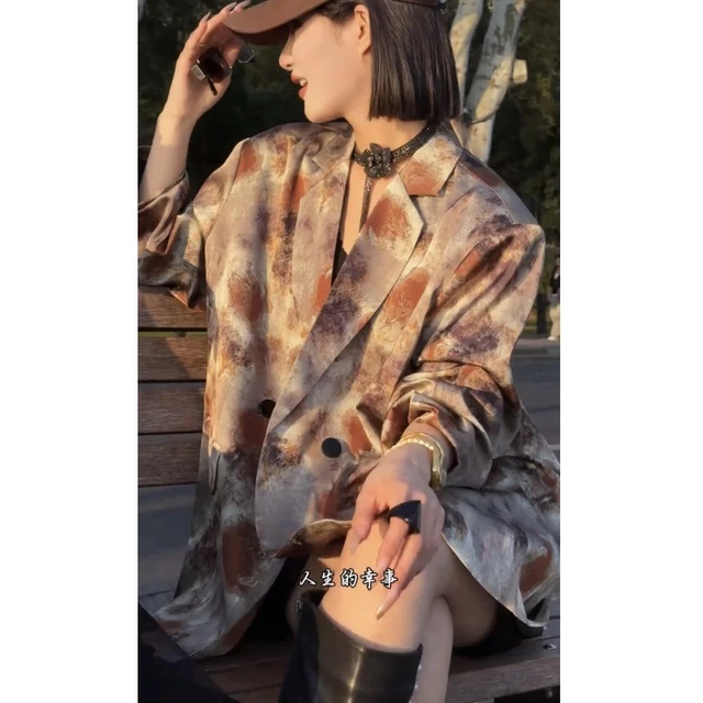 2025年春季新款设计感小众时尚复古宽松百搭超好看墨染西装外套女