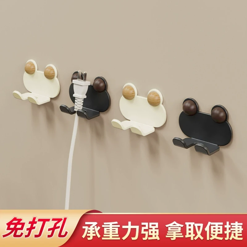 免打孔原木插头挂钩墙上电源固定收纳挂钩厨房卧室多功能插头粘钩