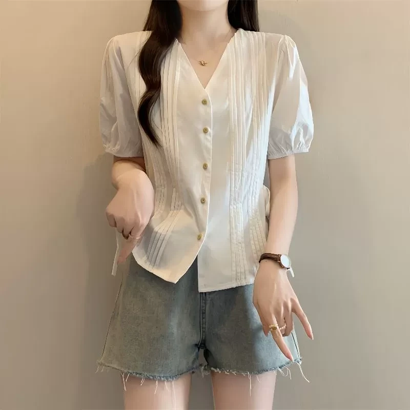 设计感皱褶V领短袖衬衫女夏装大码胖mm显瘦遮肚子减龄轻熟风上衣