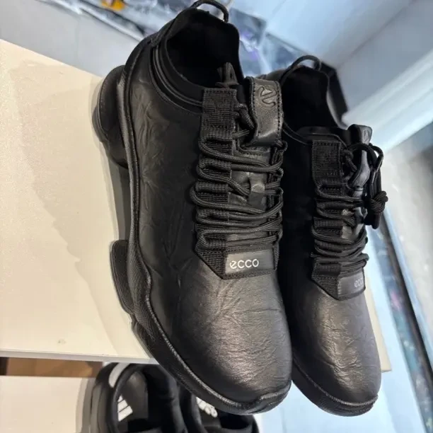 男士秋季新款百搭真皮透气防滑户外休闲运动鞋健步鞋