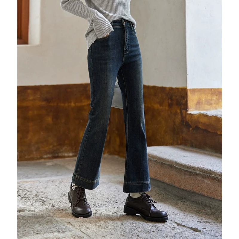 谜秀高腰喇叭加绒牛仔裤女2024冬季新女装显瘦a字百搭通勤长裤子