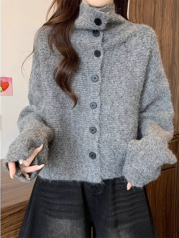 2025秋季新款韩版气质慵懒风宽松时尚单排扣纯色针织衫软糯毛衣女