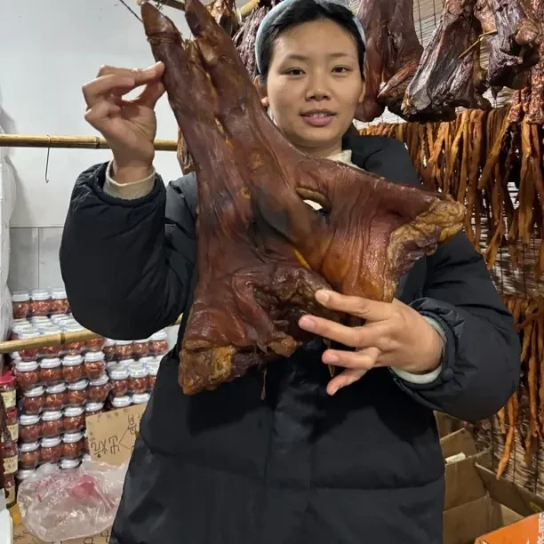湖南农家特色柴火烟熏腊猪脚美味下饭
