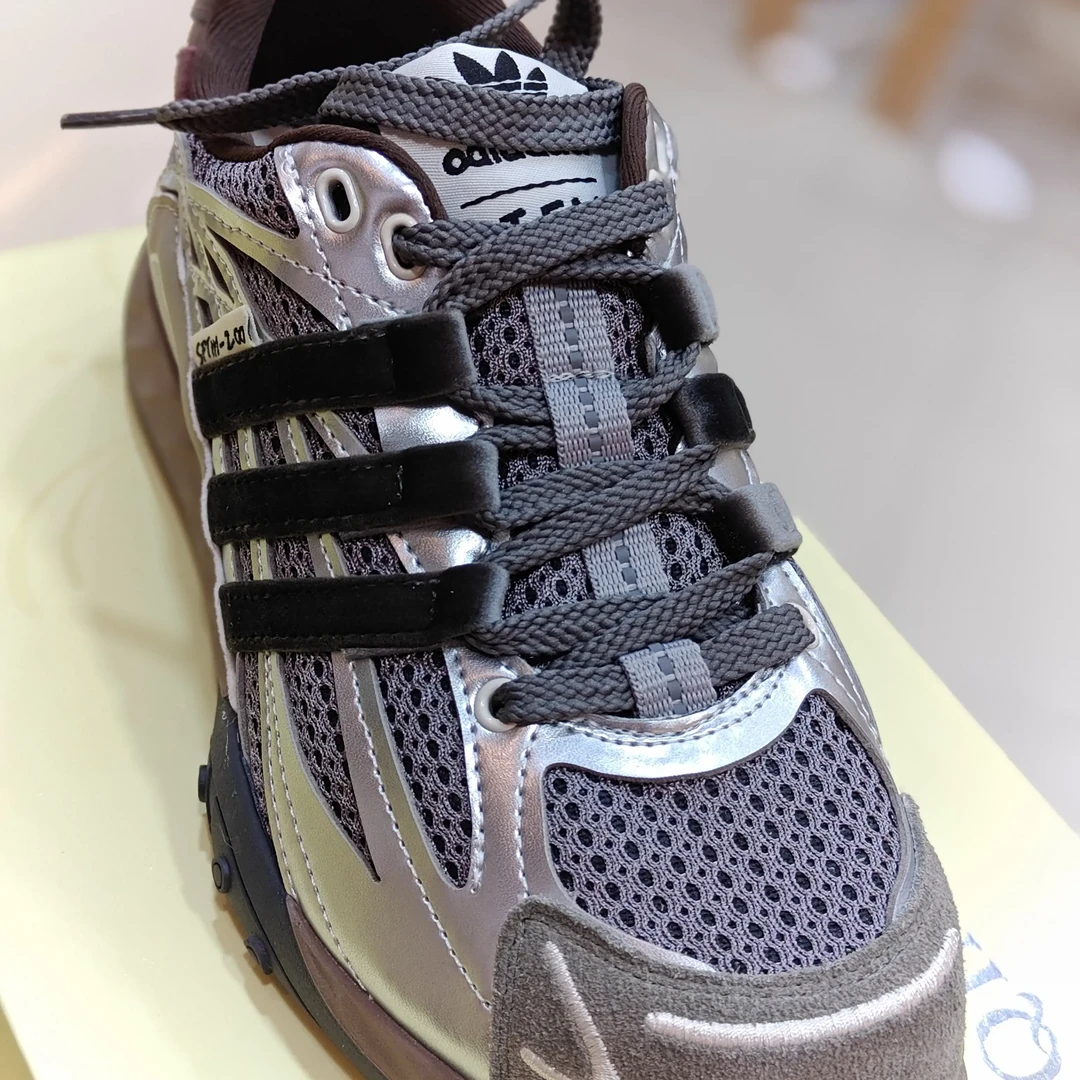 2025秋季女款时尚百搭灰色真皮百搭低帮秋款休闲鞋跑步鞋