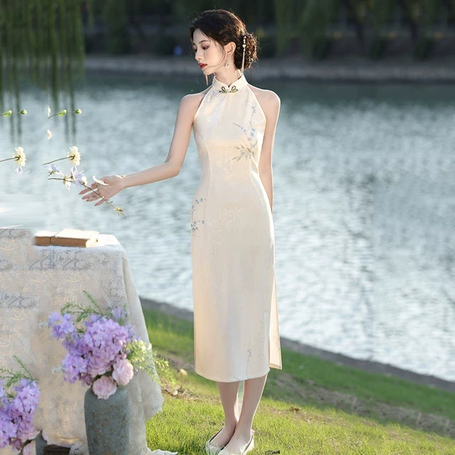 年轻款挂脖国风新中式改良旗袍2025新款少女复古修身宴会礼服夏季