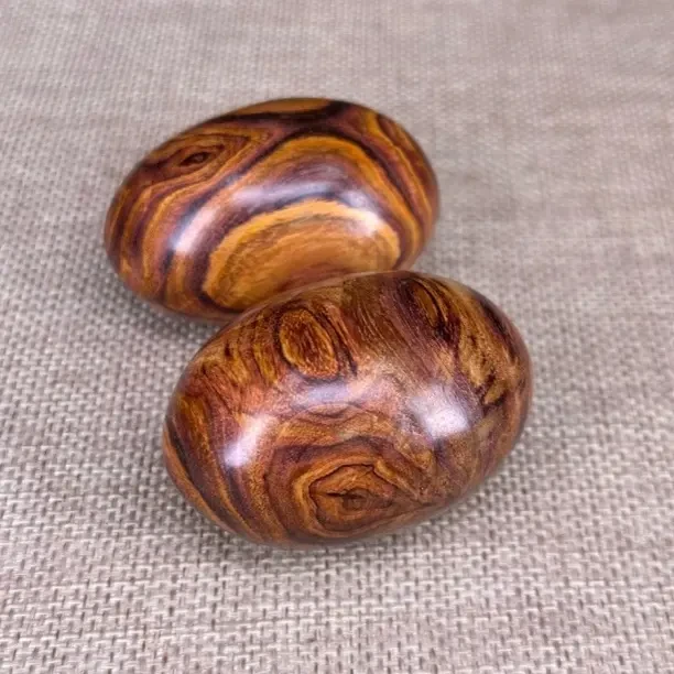 龙蛋 海南黄花梨盘球 椭圆形 天然随形闻香文玩手把件一对