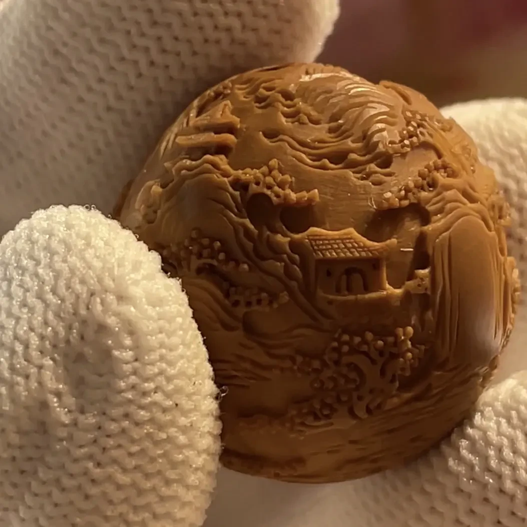 橄榄核雕刻山水世外桃源正圆2.4*2.4