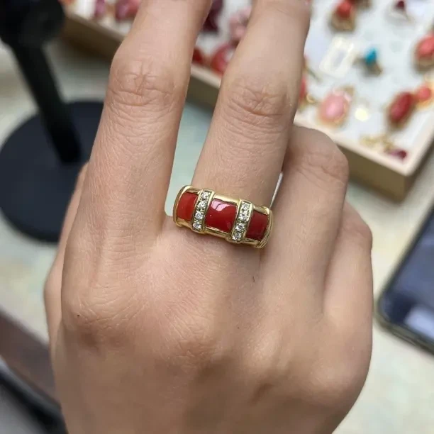 纯天然红珊瑚 日本阿卡戒指 18k金镶嵌