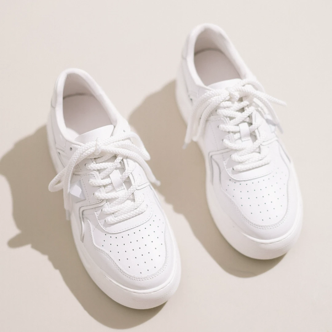 自制【走秀明星款】头层牛皮+羊皮浅浮雕式超大柳钉板鞋23ZUAI72