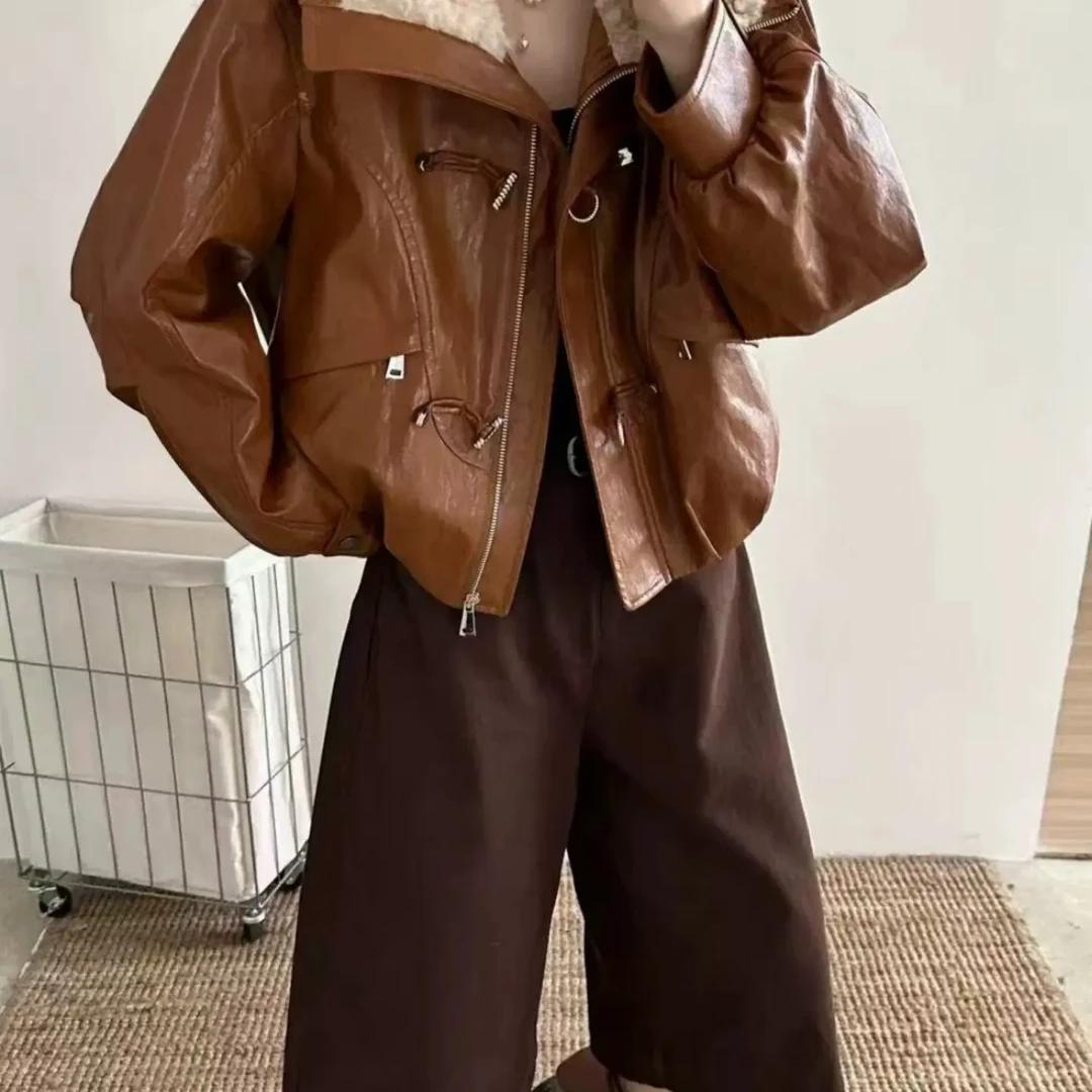 毛领加绒加厚内胆PU皮外套女2025秋冬新款牛角扣机车保暖派克上衣