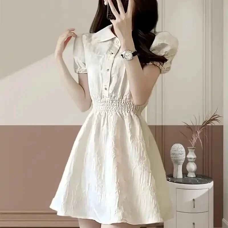 优雅清新连衣裙和条纹上衣完美日常选择