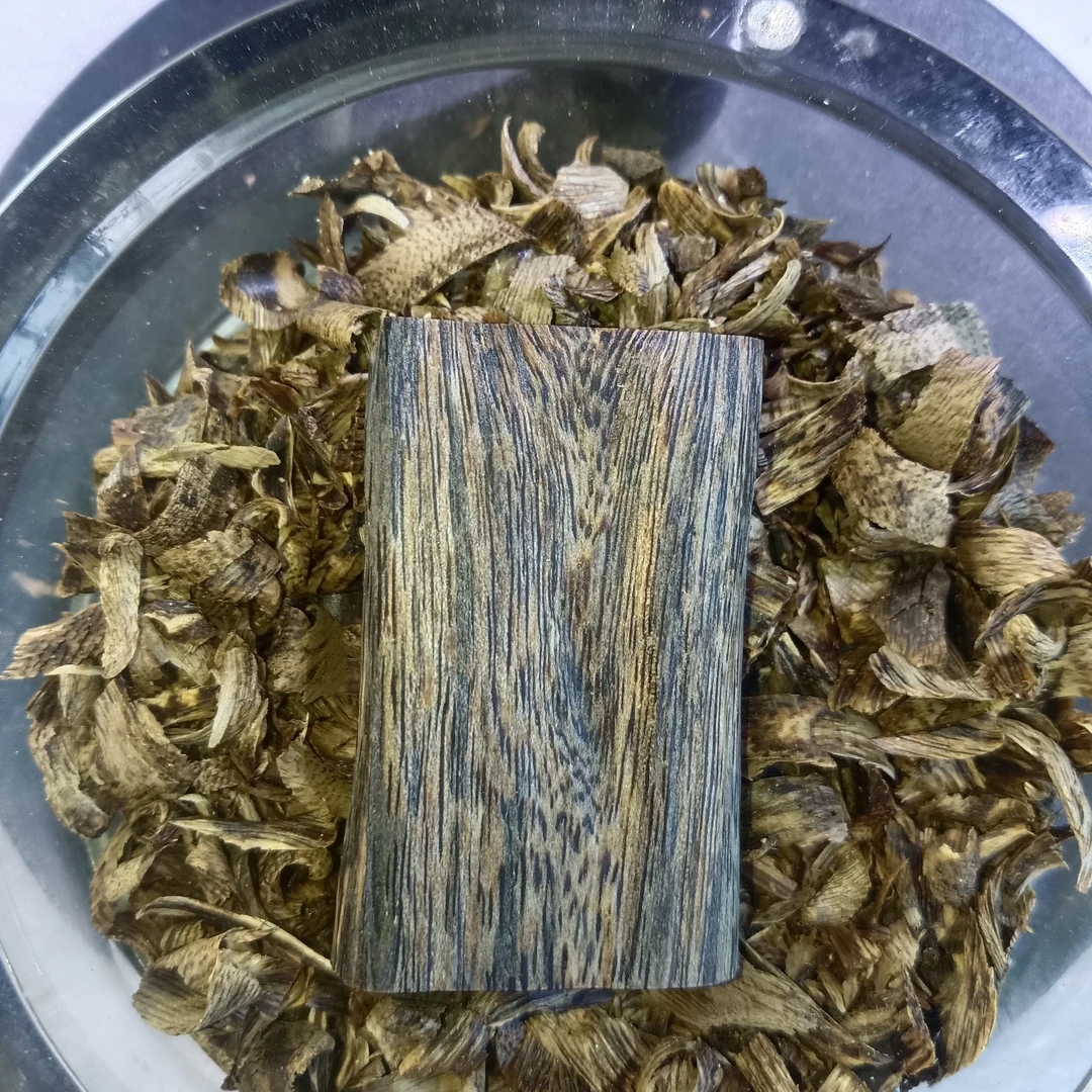 奇楠沉香绿棋楠无事牌