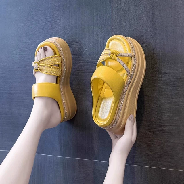 厚底内增高跟凉拖鞋女2025夏季新款爆款外穿时尚网红松糕坡跟凉鞋